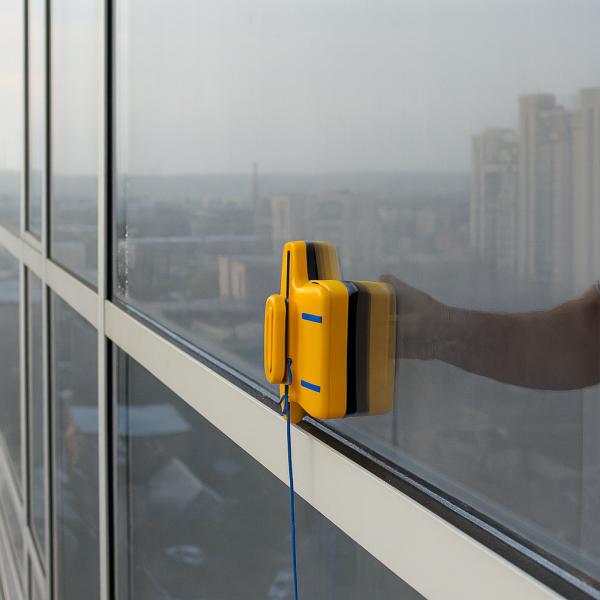 Фото  УЦЕНКА! Щётка для мытья окон с двух сторон Jian Jun магнитная, жёлтая (Плохая упаковка 3371)