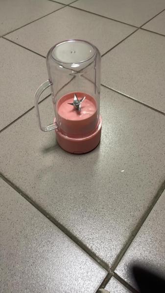 Фото  УЦЕНКА! Портативный блендер Соковыжималка для сока с трубочкой для смузи (Плохая упаковка 3378)